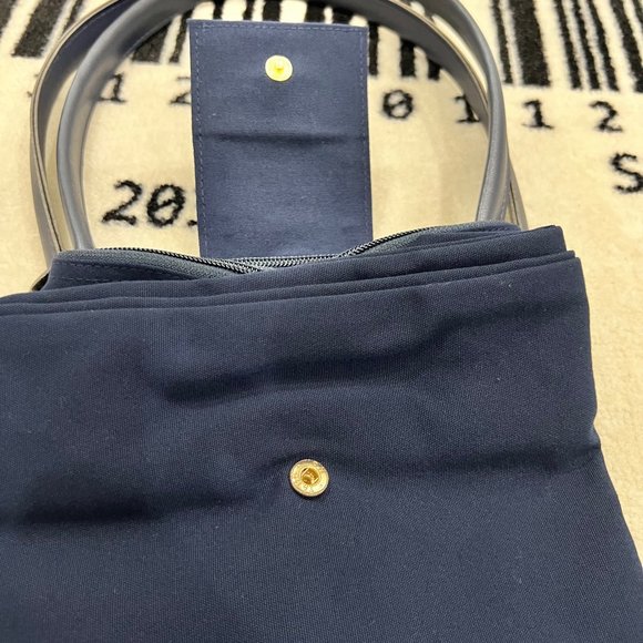 Singapore Airlines Exclusive Foldable Cloth Shoulder Bag - Picture 4 of 8